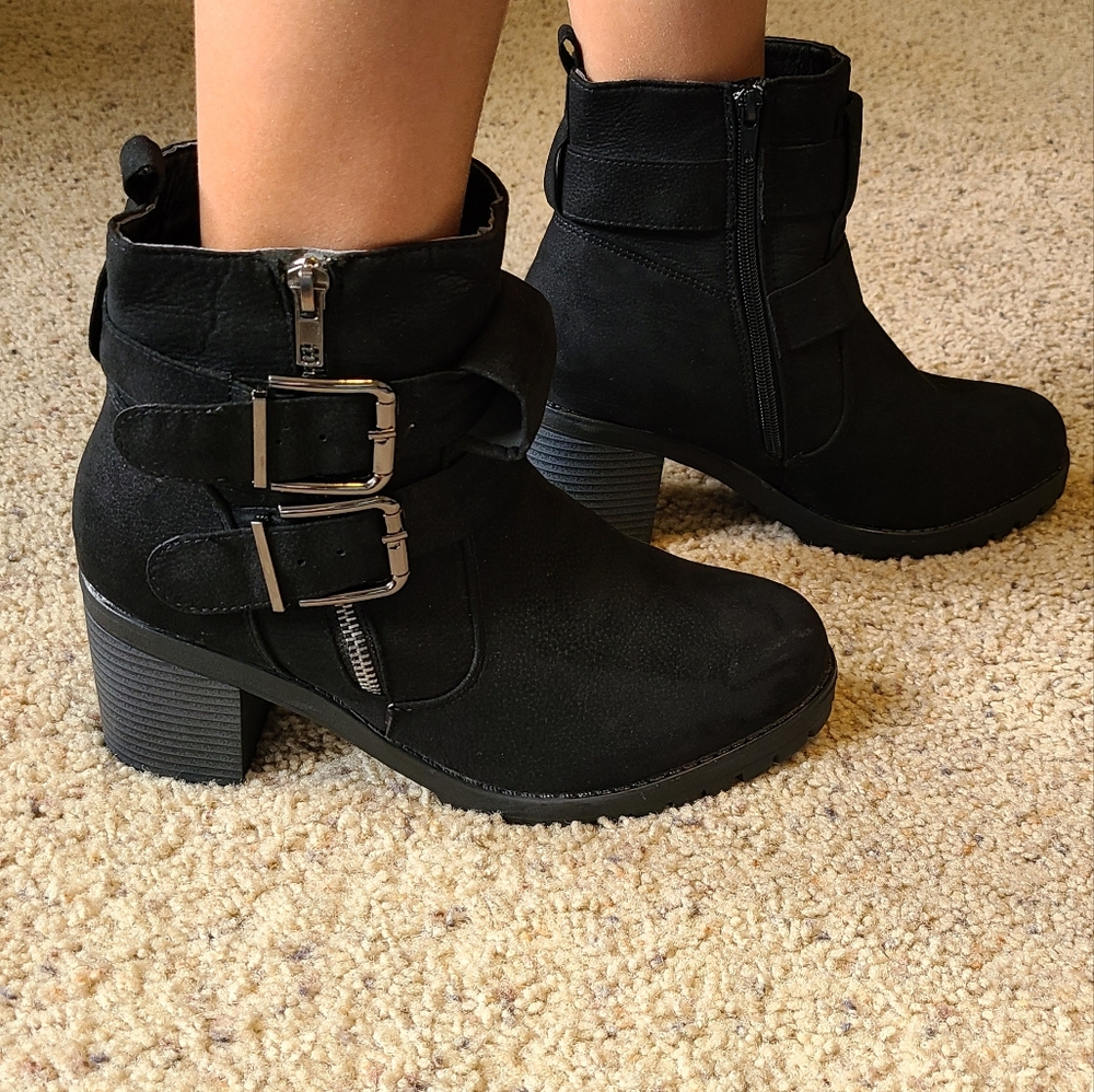 Jessica Carlyle Boots